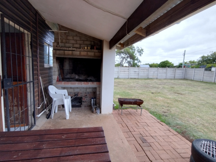 4 Bedroom Property for Sale in C Place Eastern Cape